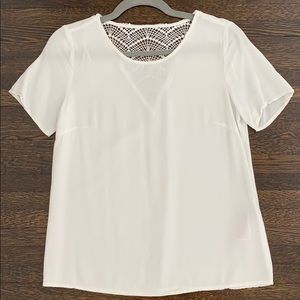 White T-shirt with lace crochet insert